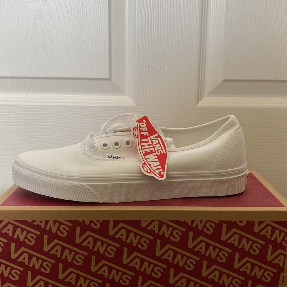 Vans Authentic Shoes size 7.5 mens *NEVER WORN*